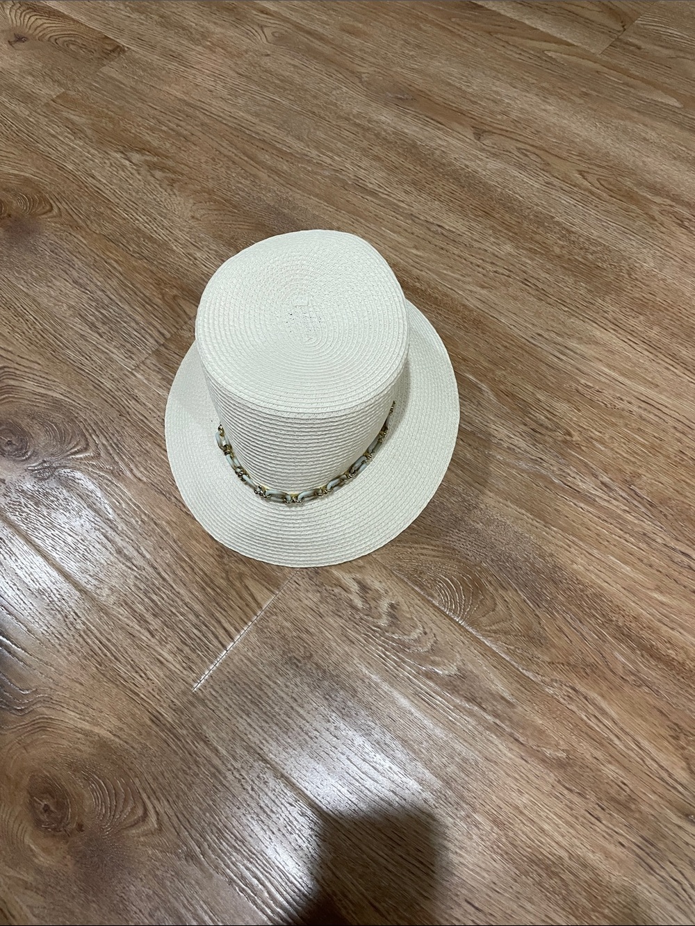 Nine West Cream Straw Hat with Decorative Chain Band